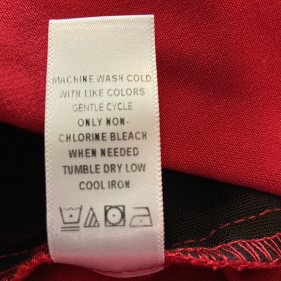 Counterparts Women’s Red Skirt With Split Size 10 - Picture 9 of 9